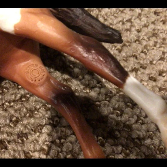 Beautiful Breyer Horse. - Picture 2 of 4